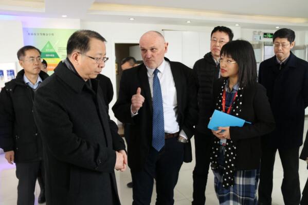 5dba878e6f609.jpg 2.jpg